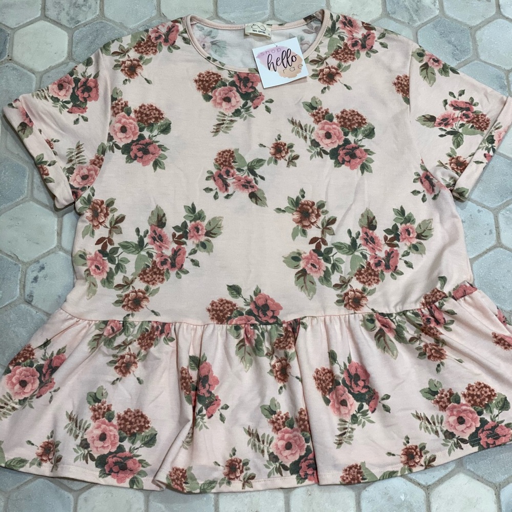 🌸NWT Les Amis Small Top 🌸
